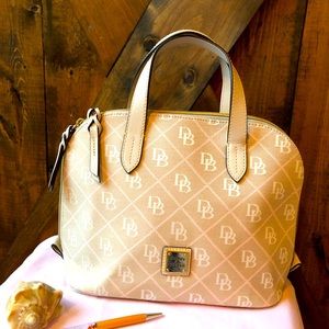 Dooney & Bourke Market Handbag EUC